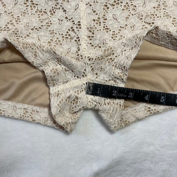 Romeo & Juliet Couture Mid Rise Lace Shorts Size Large Boho Cottagecore Festival - Picture 8 of 8